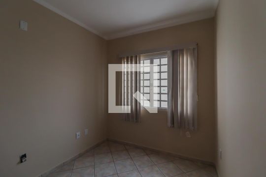 Quarto de serviço/Escritório de casa à venda com 4 quartos, 260m² em Vila Galvão, Jundiaí