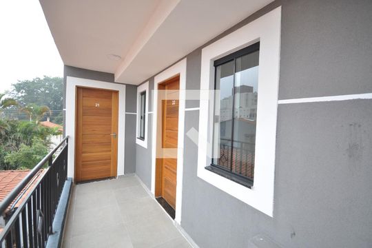Hall de entrada de apartamento para alugar com 2 quartos, 42m² em Vila Nivi, São Paulo