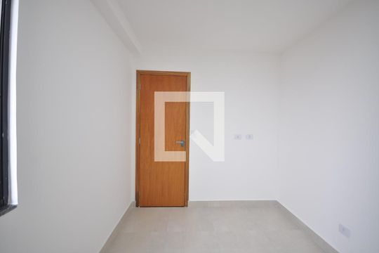 Quarto 1 de apartamento para alugar com 2 quartos, 42m² em Vila Nivi, São Paulo