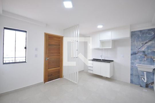 Apartamento para alugar com 2 quartos, 42m² em Vila Nivi, São Paulo