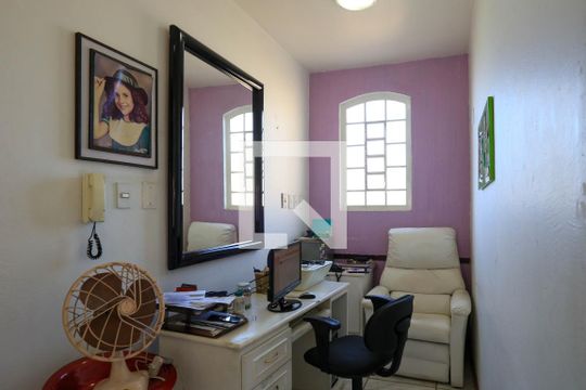 Corredor/Escritório de casa à venda com 4 quartos, 409m² em Palmares, Belo Horizonte