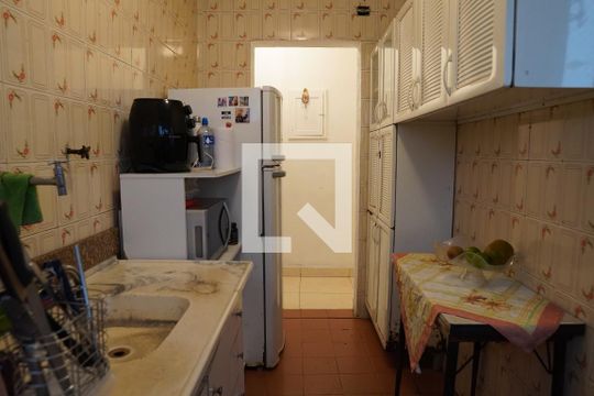 Cozinha de apartamento à venda com 2 quartos, 57m² em Sumaré, São Paulo