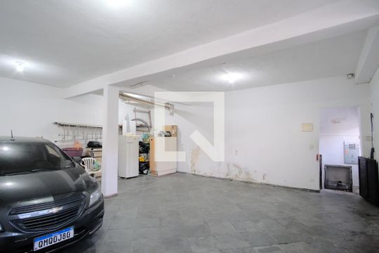 Garagem de casa à venda com 3 quartos, 260m² em Vila Carlos de Campos, São Paulo