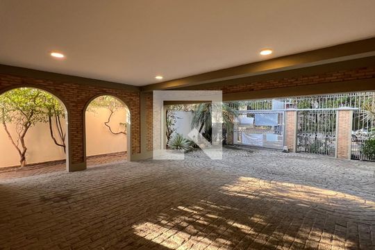 Garagem de casa à venda com 4 quartos, 929m² em Vila Madalena, São Paulo