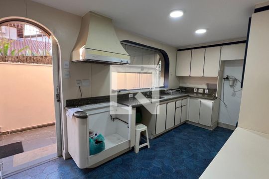 Cozinha de casa para alugar com 4 quartos, 929m² em Vila Madalena, São Paulo