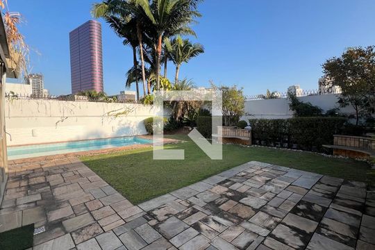 Quintal de casa para alugar com 4 quartos, 929m² em Vila Madalena, São Paulo