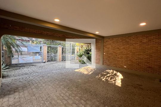 Garagem de casa à venda com 4 quartos, 929m² em Vila Madalena, São Paulo