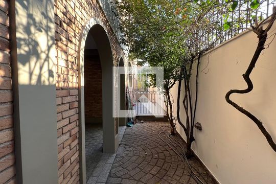 Garagem de casa à venda com 4 quartos, 929m² em Vila Madalena, São Paulo