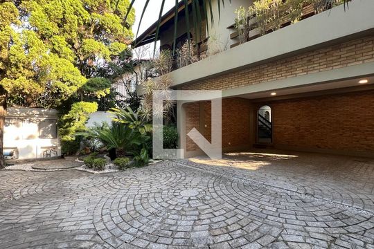 Garagem  de casa para alugar com 4 quartos, 929m² em Vila Madalena, São Paulo