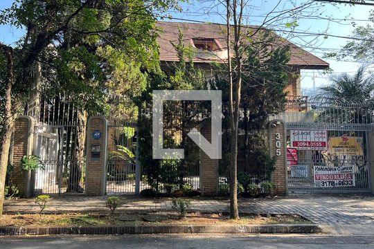 Fachada  de casa para alugar com 4 quartos, 929m² em Vila Madalena, São Paulo