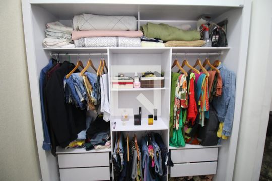 Closet de casa à venda com 2 quartos, 100m² em Braz de Pina, Rio de Janeiro