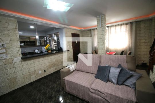 Sala de casa à venda com 2 quartos, 100m² em Braz de Pina, Rio de Janeiro