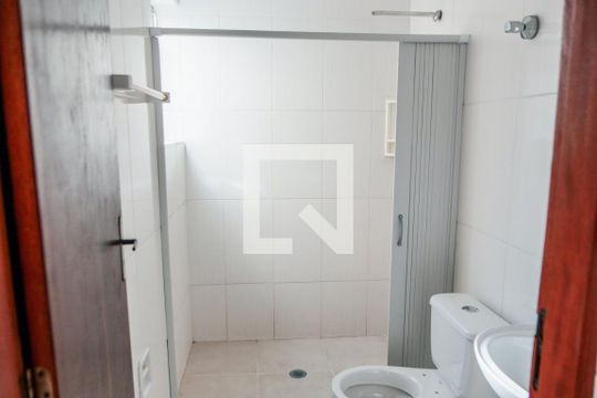 Banheiro de casa para alugar com 1 quarto, 50m² em Centro, Embu das Artes