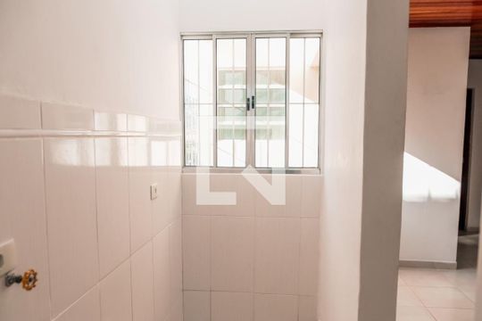 Lavanderia de casa para alugar com 1 quarto, 50m² em Centro, Embu das Artes