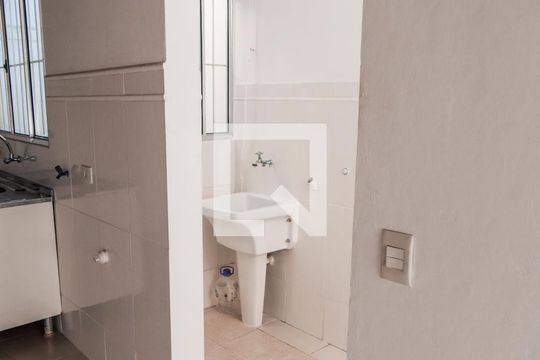Lavanderia de casa para alugar com 1 quarto, 50m² em Centro, Embu das Artes