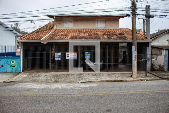 Fachada de casa para alugar com 2 quartos, 48m² em Colônia, Ribeirão Pires