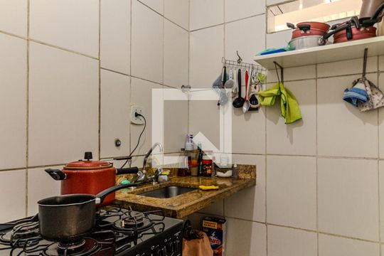 Cozinha de kitnet/studio à venda com 1 quarto, 29m² em Santa Cecilia, São Paulo