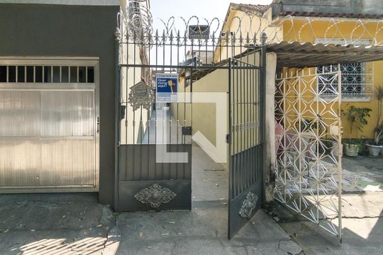 Fachada da Entrada de casa de condomínio para alugar com 2 quartos, 140m² em Penha, Rio de Janeiro