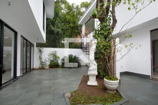 Casa à venda com 3 quartos, 360m² em Granja Julieta, São Paulo