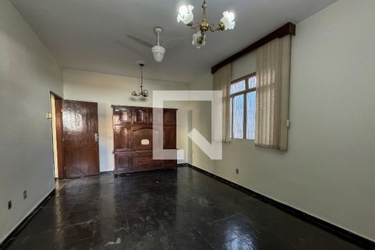 Casa à venda com 4 quartos, 360m² em Nova Suíça, Belo Horizonte