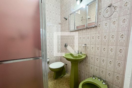 Banheiro de casa à venda com 4 quartos, 360m² em Nova Suíça, Belo Horizonte