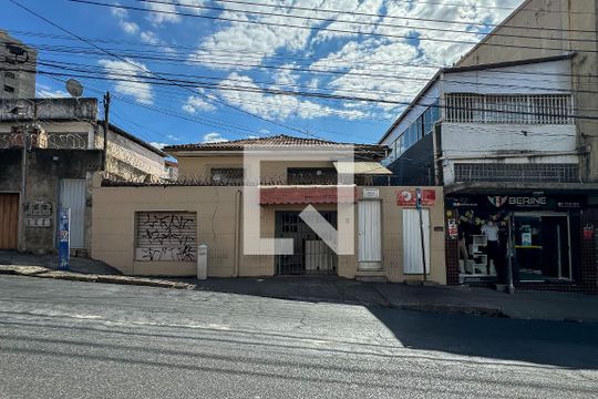 Fachada de casa à venda com 4 quartos, 360m² em Nova Suíça, Belo Horizonte