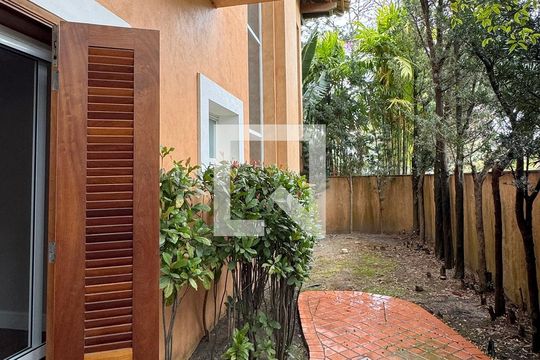 varanda da Suíte 1 de casa de condomínio à venda com 3 quartos, 1100m² em Alphaville, Santana de Parnaíba