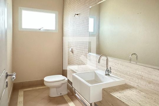 Lavabo de casa de condomínio à venda com 3 quartos, 1100m² em Alphaville, Santana de Parnaíba