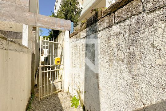 Entrada de casa para alugar com 1 quarto, 40m² em Ingleses do Rio Vermelho, Florianópolis