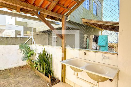 Lavanderia (Torneira) de casa para alugar com 1 quarto, 40m² em Ingleses do Rio Vermelho, Florianópolis