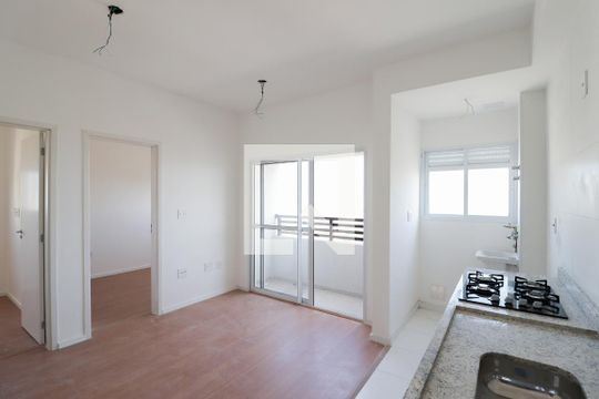 Sala/Cozinha/Área de Serviço de apartamento à venda com 2 quartos, 37m² em Vila Paulicéia, São Paulo