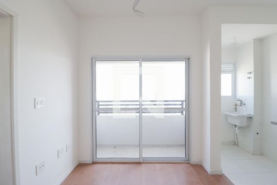 Sala/Cozinha/Área de Serviço de apartamento à venda com 2 quartos, 37m² em Vila Paulicéia, São Paulo