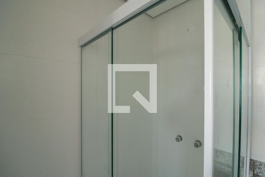 Banheiro de apartamento à venda com 2 quartos, 37m² em Vila Paulicéia, São Paulo
