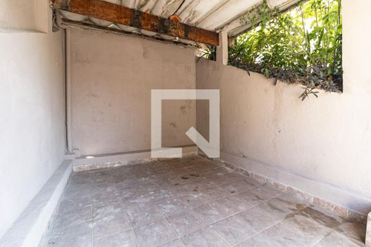 Garagem  de casa à venda com 2 quartos, 125m² em Vila da Saúde, São Paulo