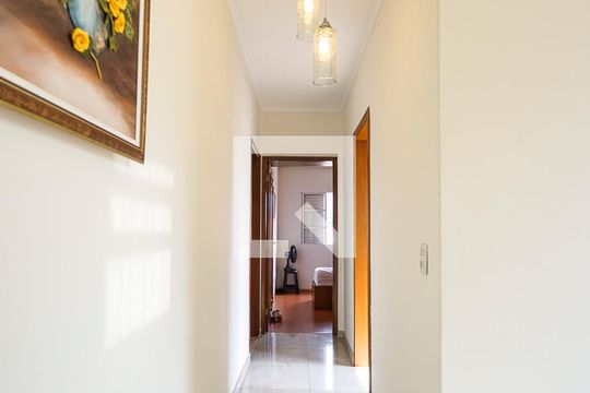 Corredor dos quartos de casa à venda com 4 quartos, 240m² em Vila Mafra, São Paulo