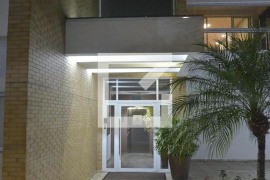 Hall de apartamento à venda com 3 quartos, 110m² em Vila Bastos, Santo André
