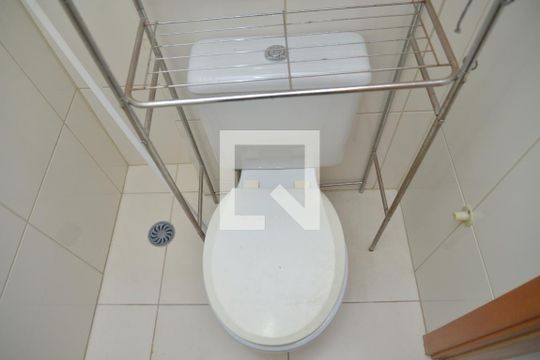 Banheiro de serviço de apartamento à venda com 3 quartos, 110m² em Vila Bastos, Santo André