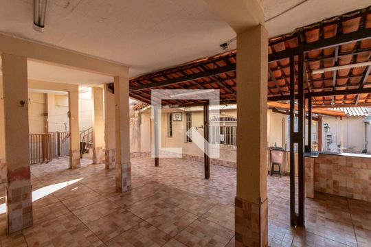 Área Externa de casa à venda com 3 quartos, 350m² em Pindorama, Belo Horizonte