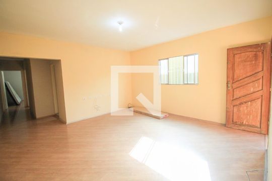 Edícula de casa à venda com 7 quartos, 341m² em Cidade Mãe do Céu, São Paulo