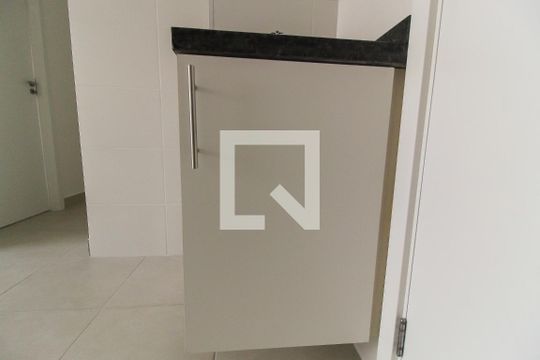 Sala/Cozinha de apartamento à venda com 2 quartos, 33m² em Itaquera, São Paulo