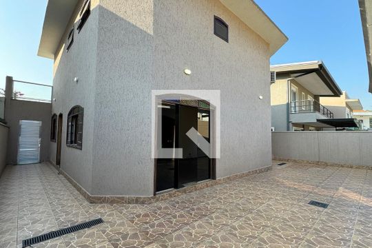 Quintal de casa de condomínio à venda com 3 quartos, 209m² em Residencial Quatro (alphaville), Santana de Parnaíba