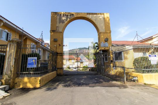 Fachada de casa de condomínio à venda com 2 quartos, 104m² em Morro Santana, Porto Alegre