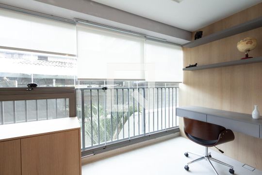 Varanda de kitnet/studio para alugar com 1 quarto, 29m² em Indianópolis, São Paulo