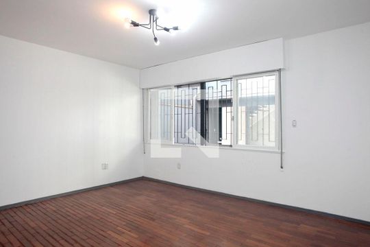 Quarto 1 Suíte de casa à venda com 3 quartos, 350m² em Auxiliadora, Porto Alegre