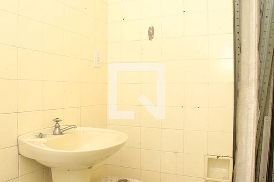 Banheiro 5 Lavabo Salão de Festas de casa à venda com 3 quartos, 350m² em Auxiliadora, Porto Alegre