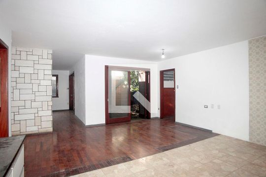 Cozinha de casa à venda com 3 quartos, 350m² em Auxiliadora, Porto Alegre