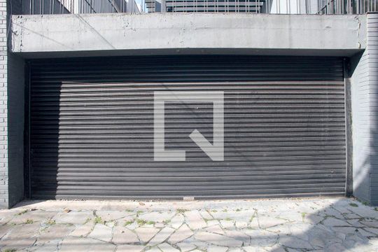 Garagem (02 vagas) de casa à venda com 3 quartos, 350m² em Auxiliadora, Porto Alegre