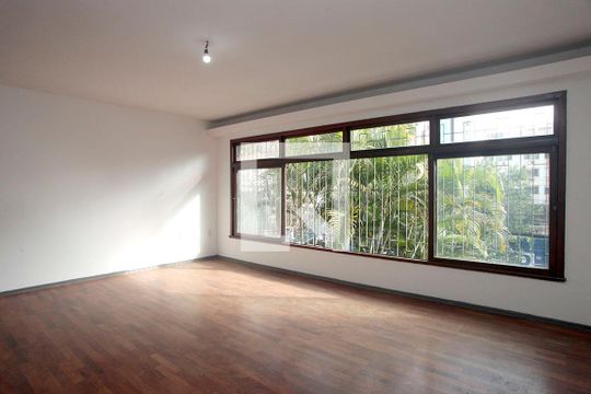 Casa à venda com 3 quartos, 350m² em Auxiliadora, Porto Alegre
