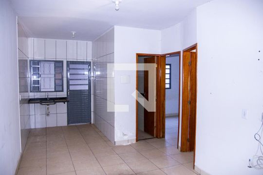 Sala de casa para alugar com 2 quartos, 78m² em Residencial Havai, Goiânia