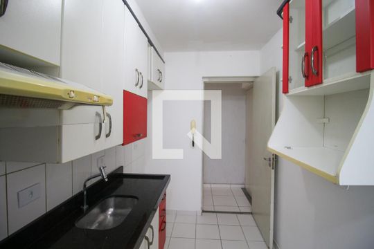 Cozinha de apartamento para alugar com 3 quartos, 70m² em Jardim Tua, São Paulo